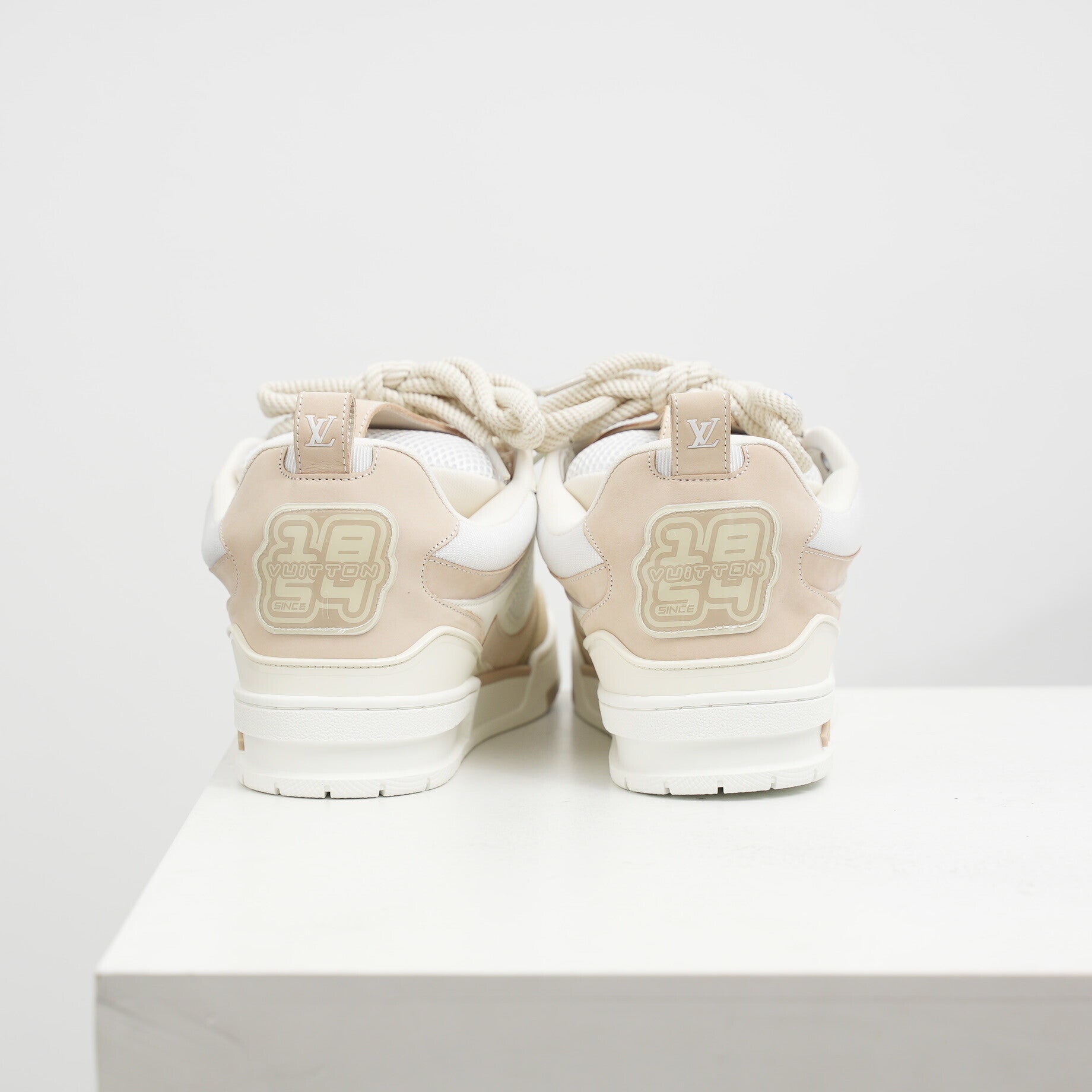 LV Skate Beige Signature