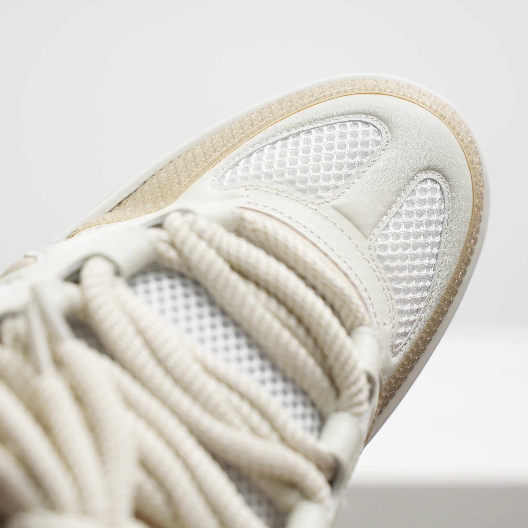 LV Skate Beige Signature