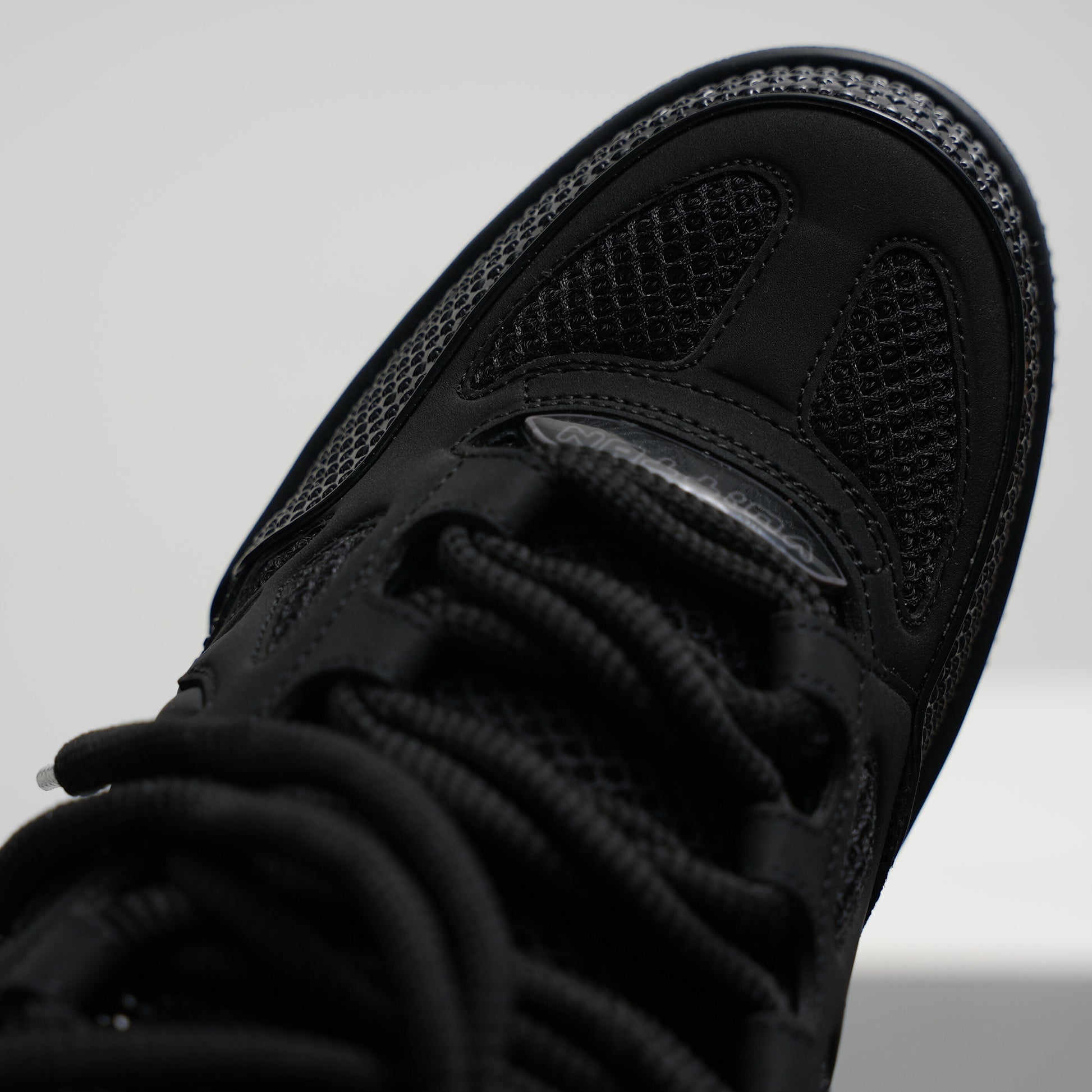 LV Skate Black Diamond